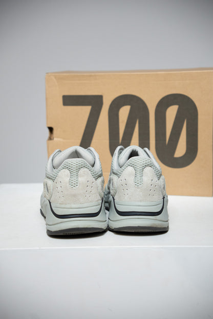 Yeezy 700 V3 Fade Salt (Taille 43 1/3)