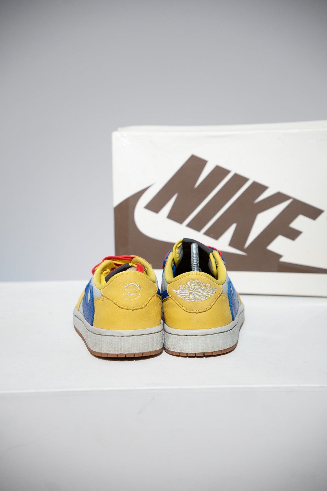 Jordan 1 Low Travis Scott Canary Yellow (Taille 38,5)