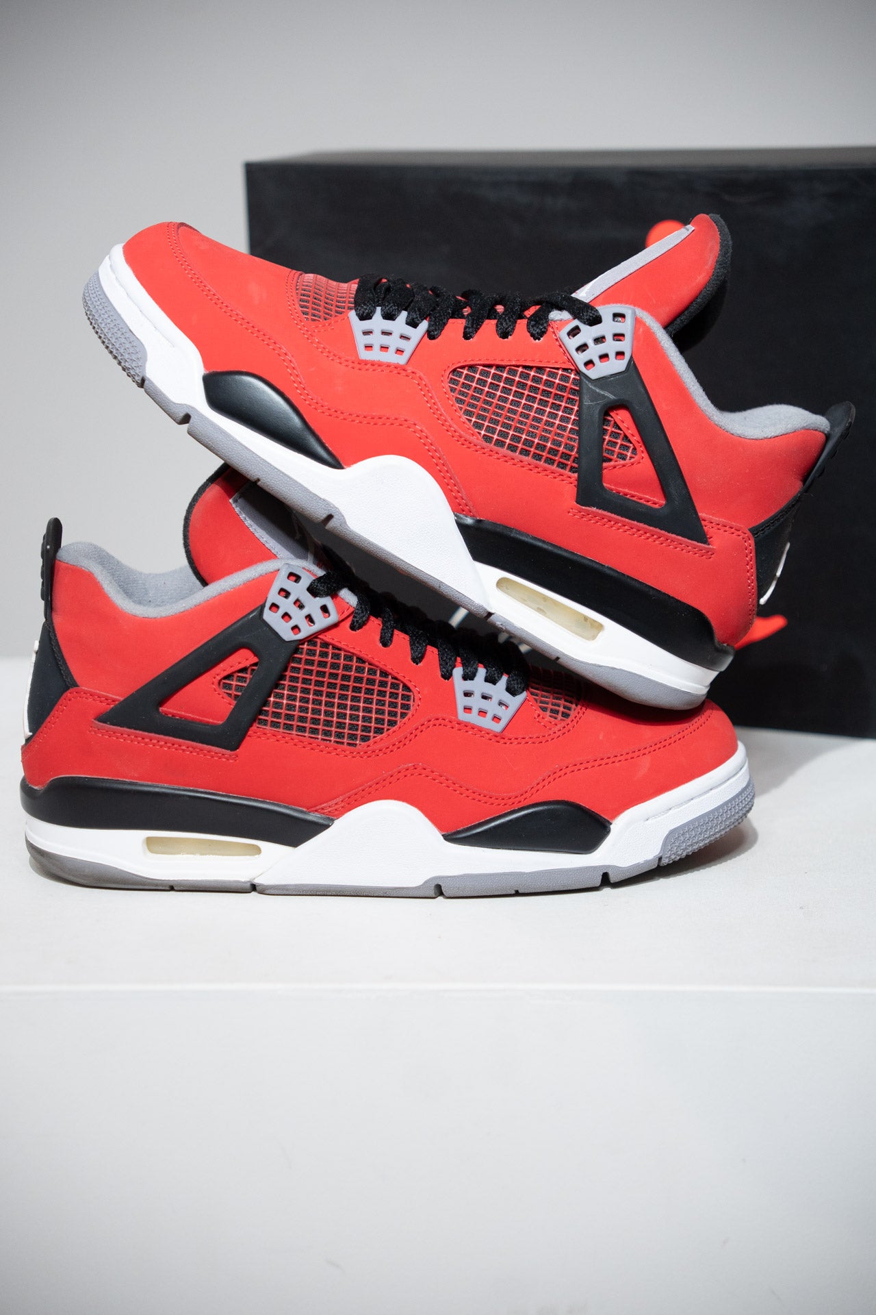 Jordan 4 Toro Bravo (Taille 40)