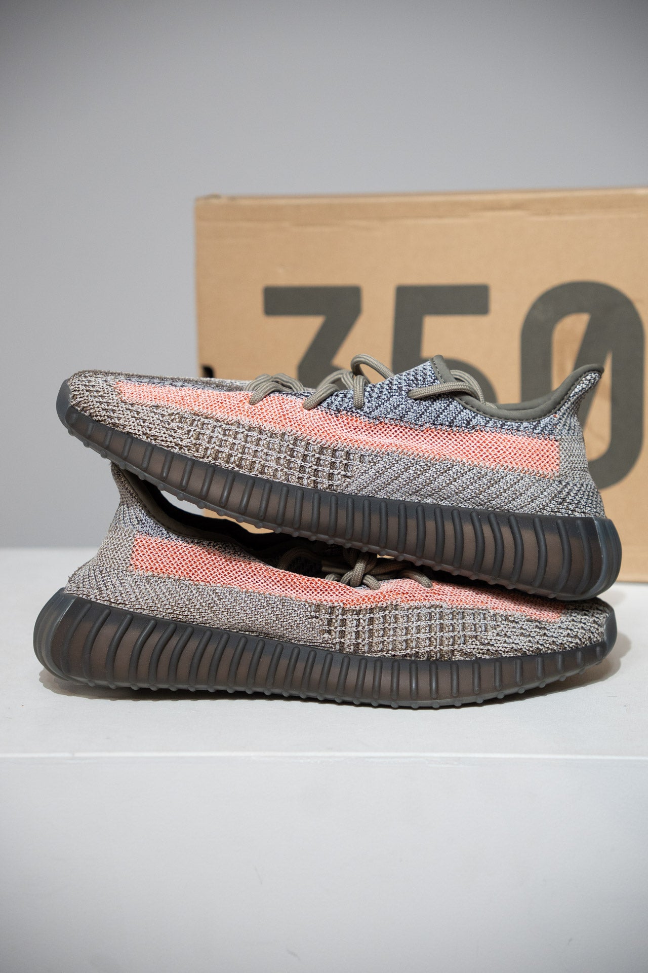 Yeezy 350 V2 Ash Stone (Taille 43 1/3)
