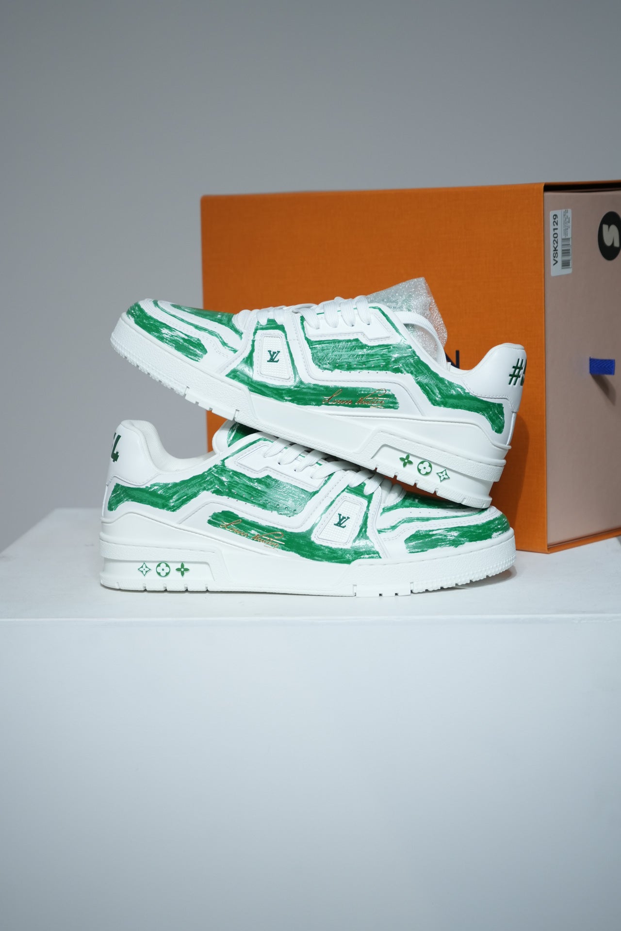 Louis Vuitton trainer Colored In Green (Taille 42 (7IT))