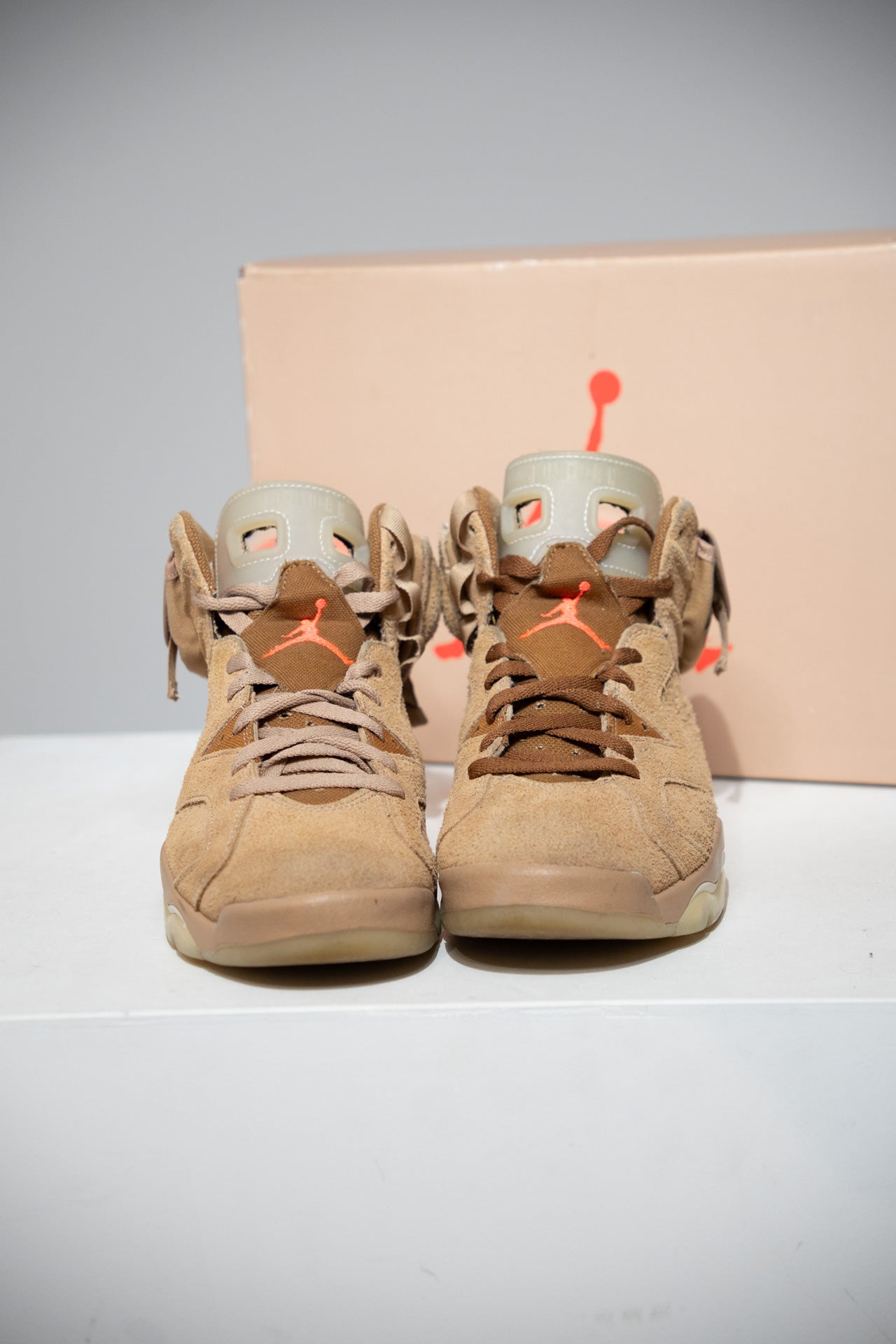 Jordan 6 Travis Scott British Kaki (Taille 40,5)