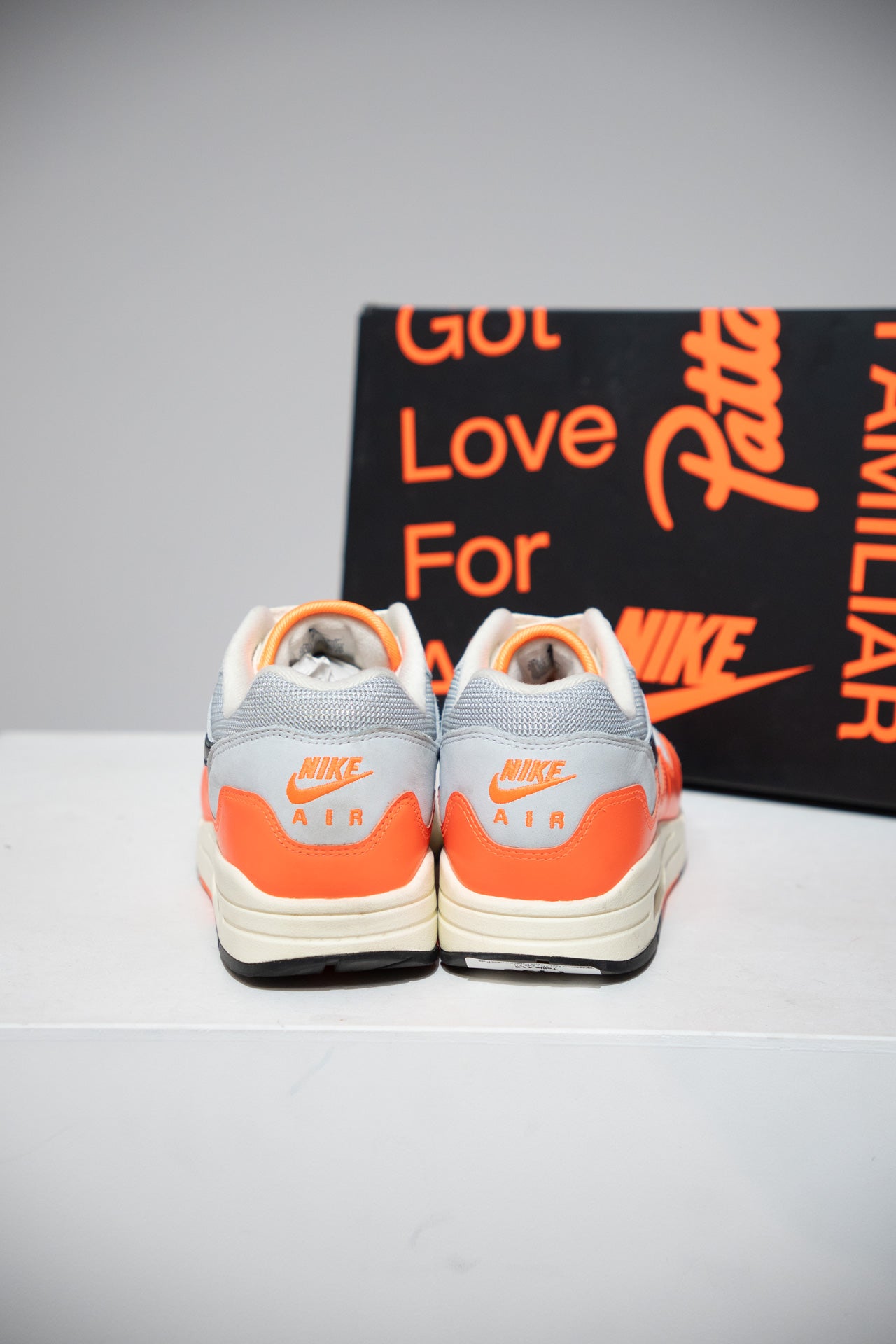 Air Max 1 Patta Hyper Crimson Pure Platinium (Taille 44,5)