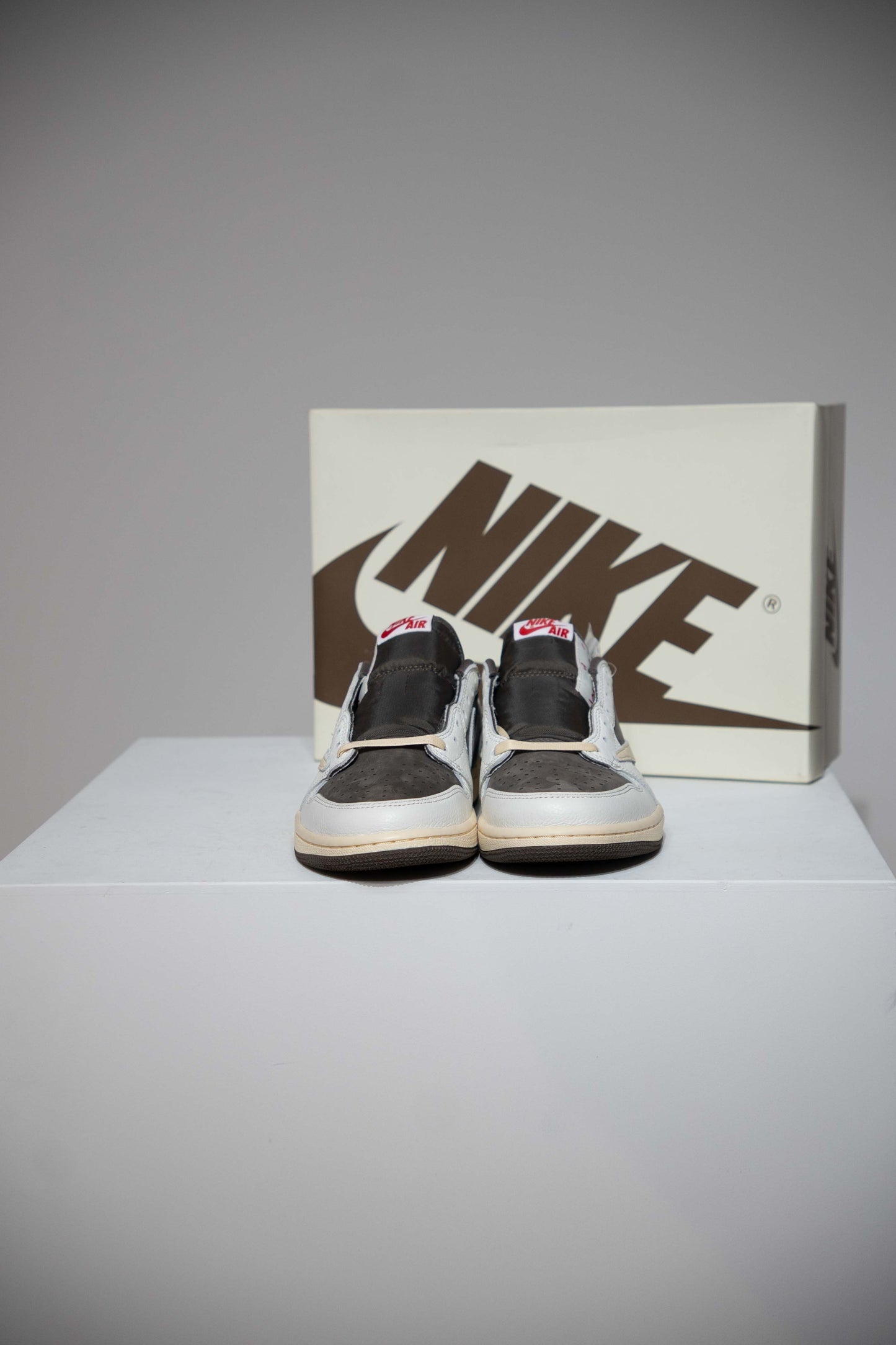 Jordan 1 Low Travis Scott Reverse Mocha (Taille 42,5)