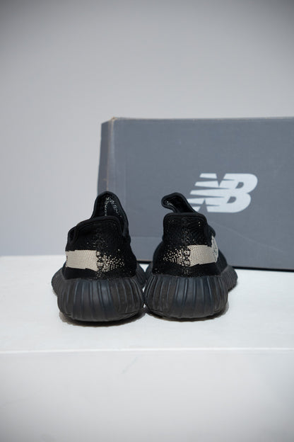 Yeezy 350 V2 Oreo (Taille 42)