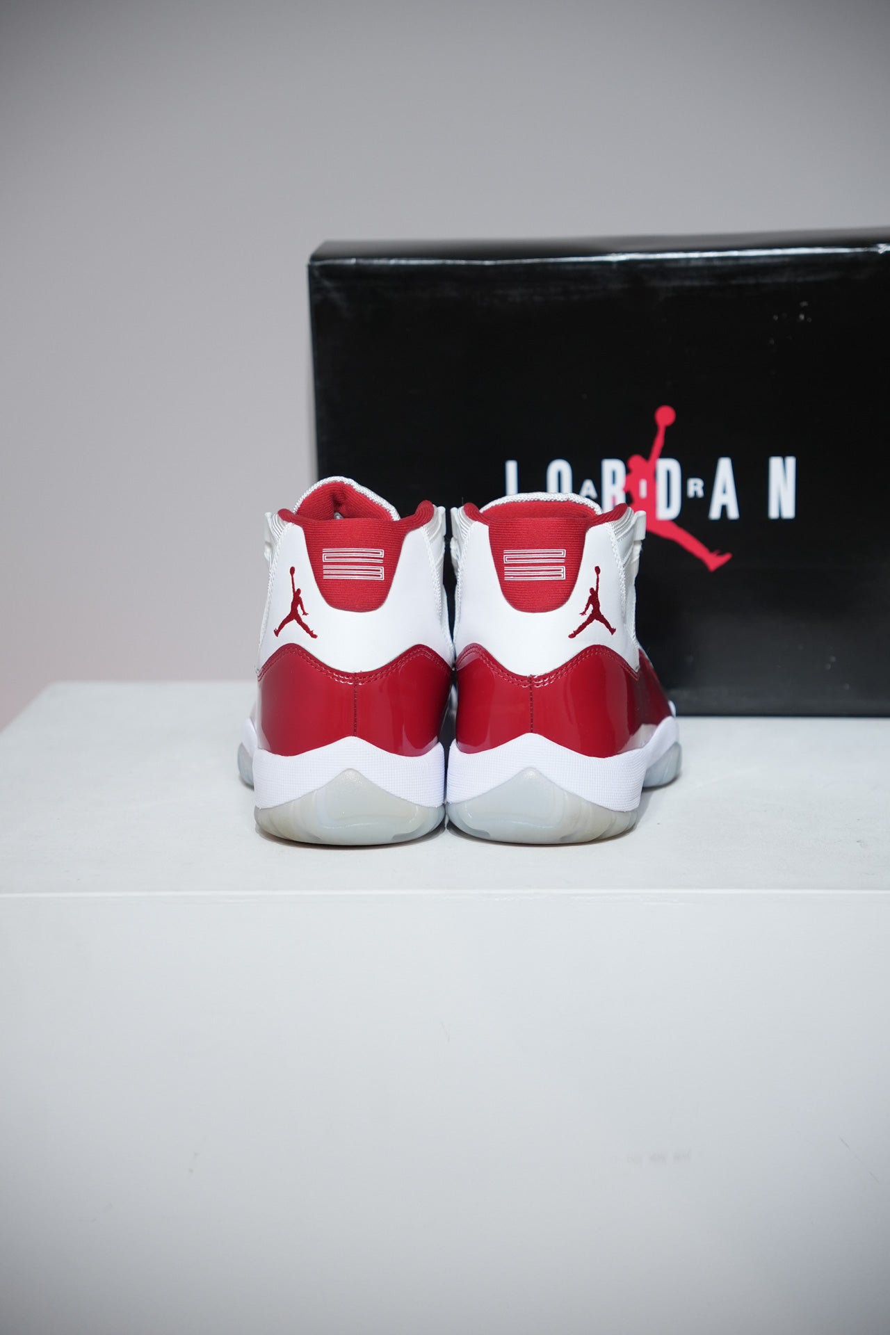 Jordan 11 Cherry (Taille 40,5)
