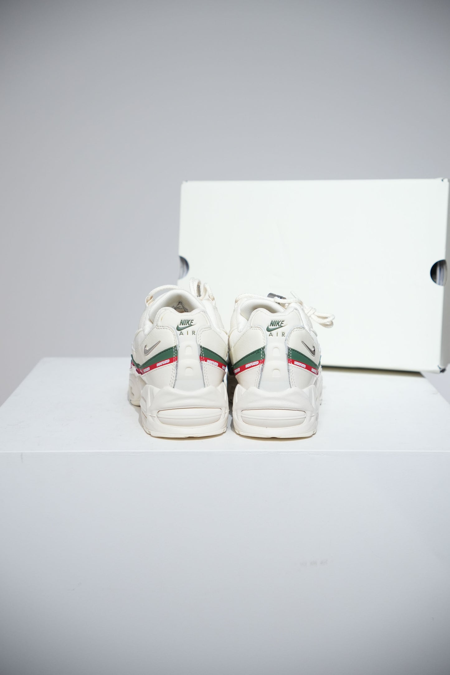Air Max 95 Undefeated Sail (Taille 40,5)