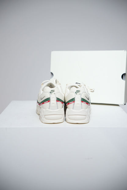 Air Max 95 Undefeated Sail (Taille 40,5)