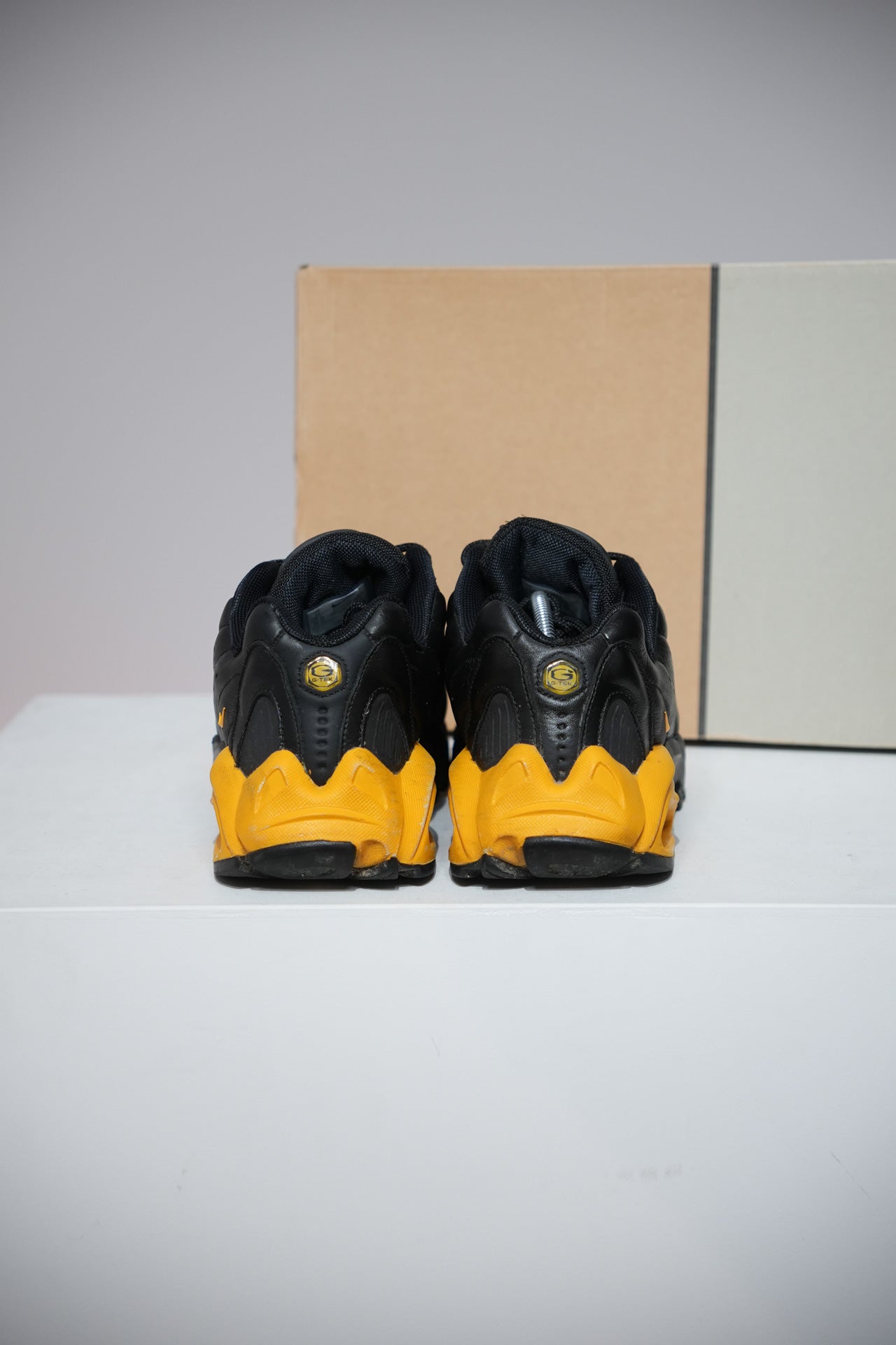 Nocta Terra Black university Gold (Taille 44)