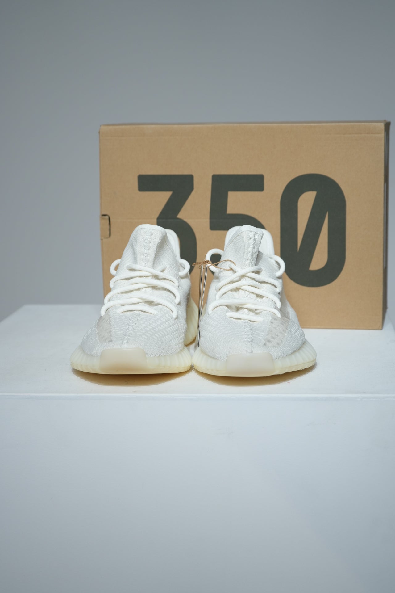 Yeezy 350 V2 Bone (Taille 43 1/3)
