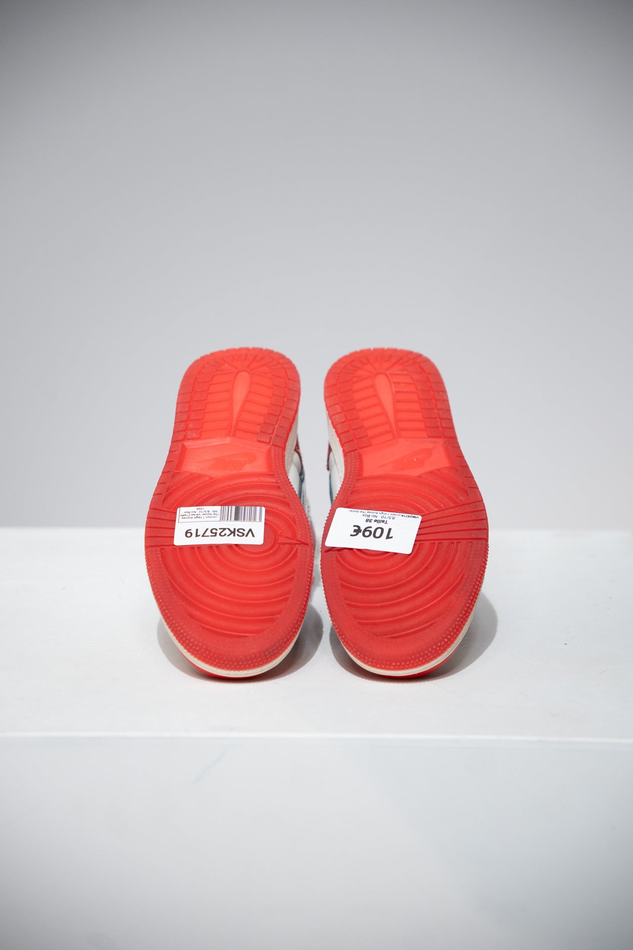 Jordan 1 High Across The Spider-Verse (Taille 38)