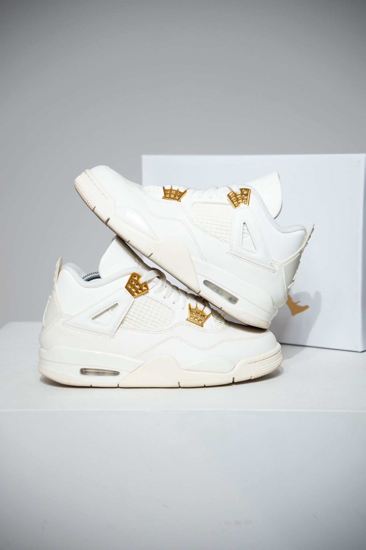 Jordan 4 Metallic Gold (Taille 38,5)