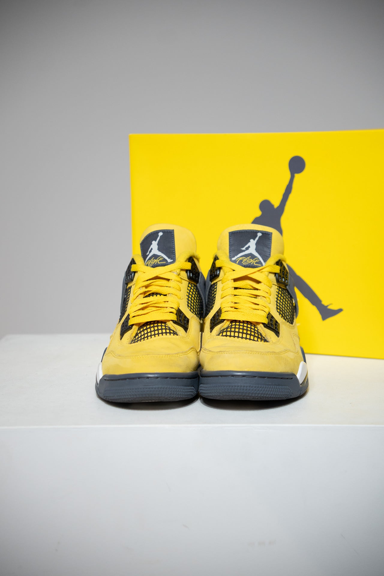 Jordan 4 Lightning (Taille 44,5)