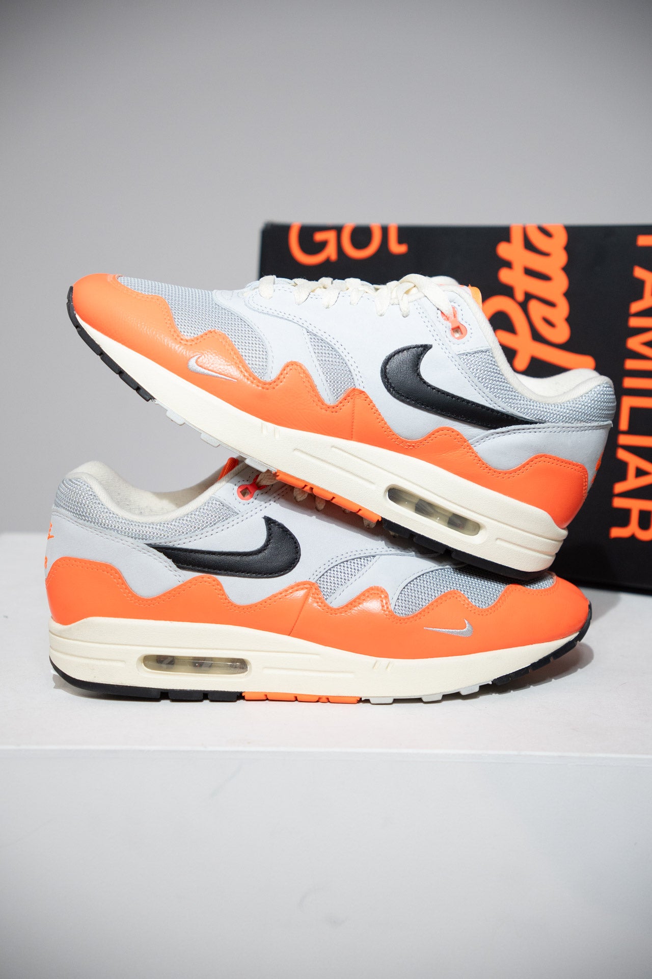 Air Max 1 Patta Hyper Crimson Pure Platinium (Taille 44,5)