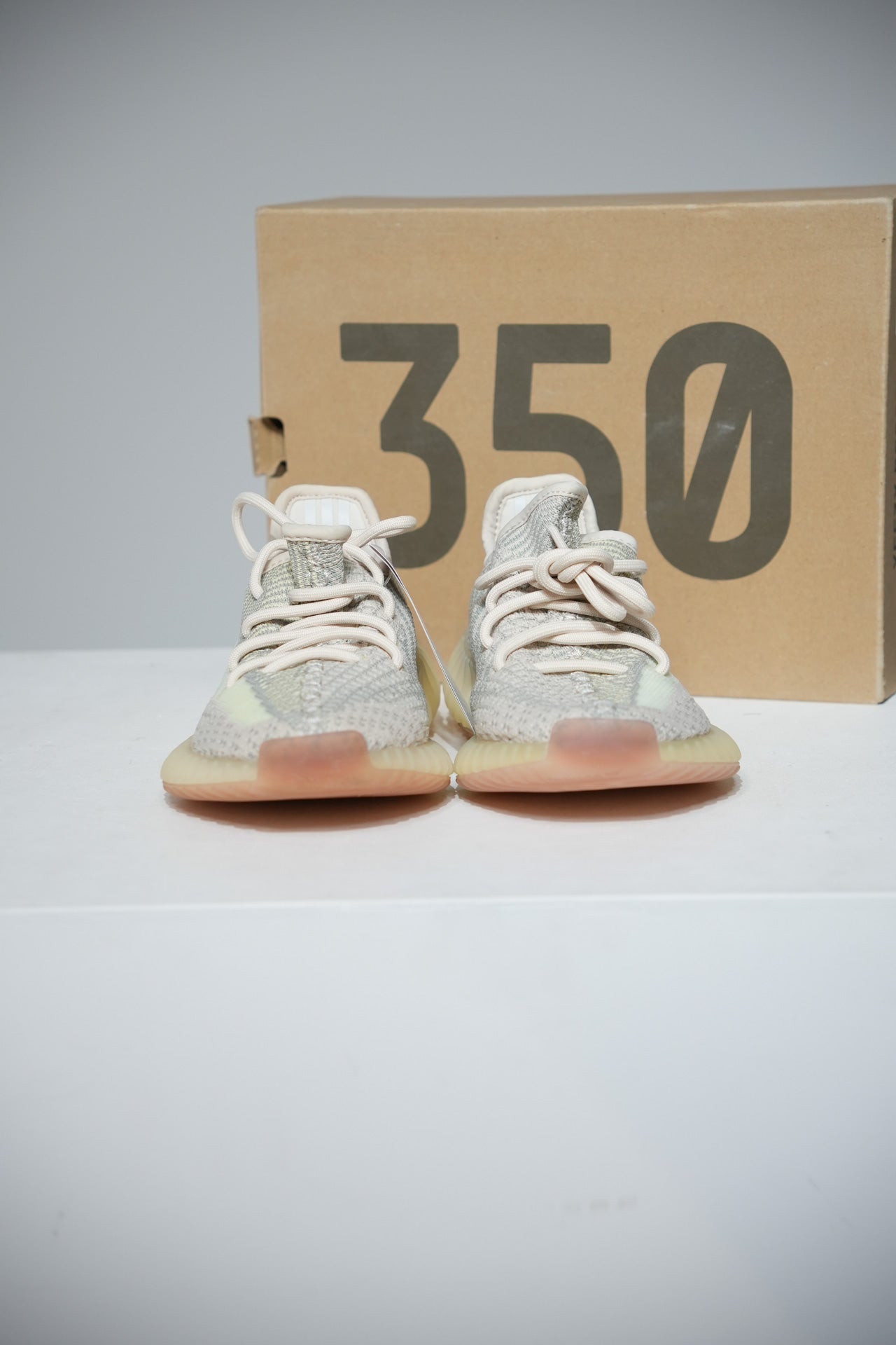 Yeezy 350 V2 Citrin (Taille 36 2/3)