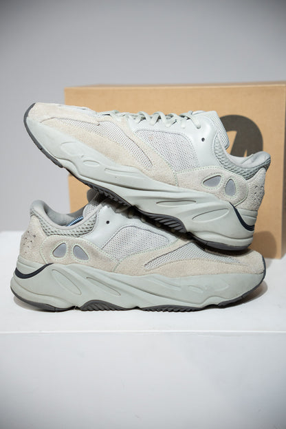 Yeezy 700 Salt (Taille 44)