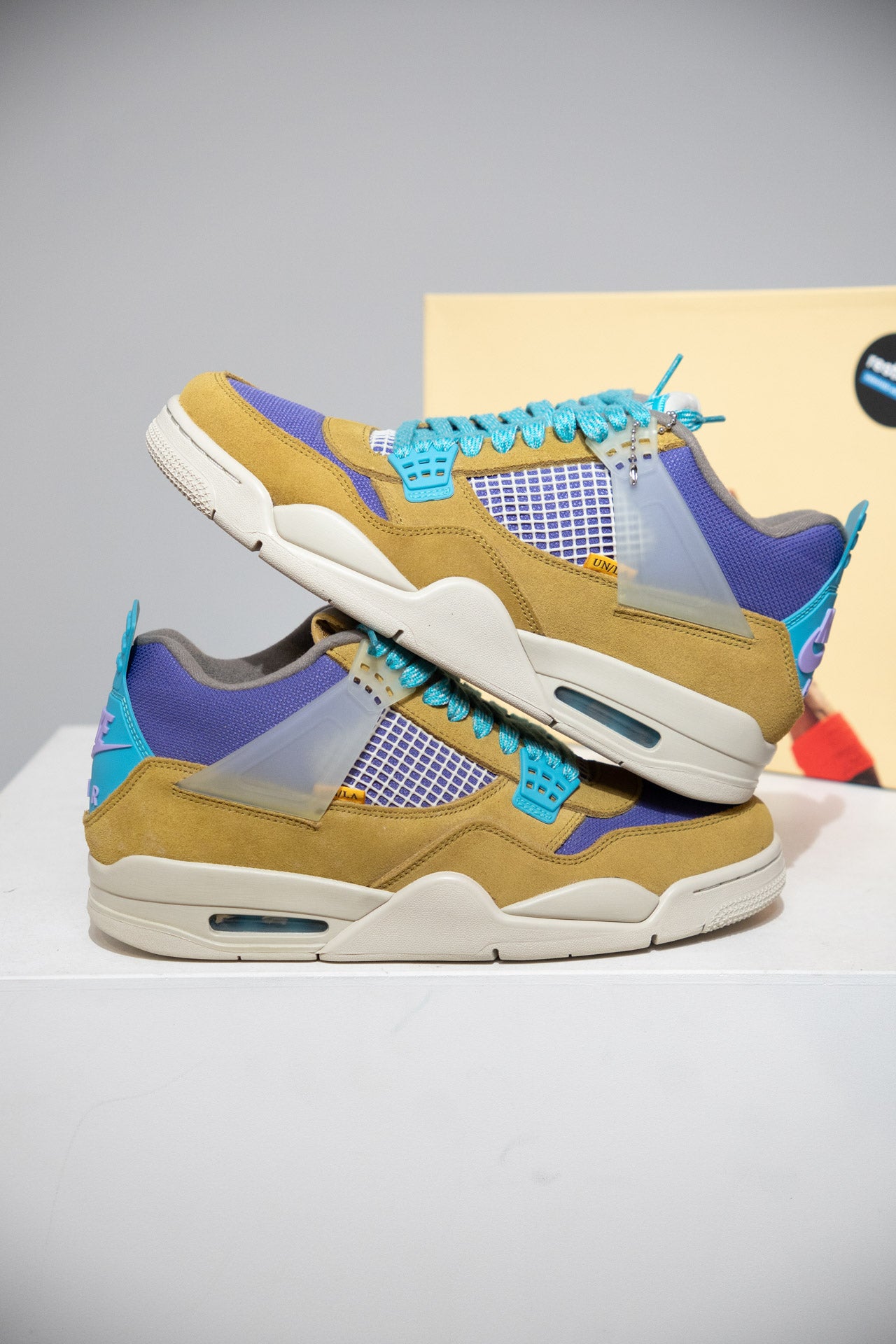 Jordan 4 Union Desert Moss (Taille 44)