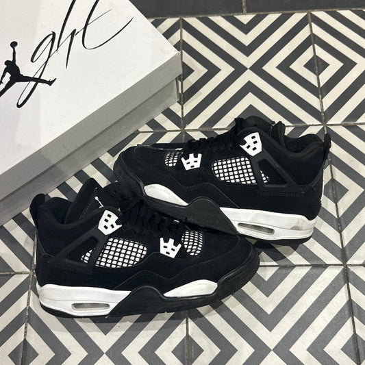 Jordan 4 White Thunder GS (Taille 38,5)