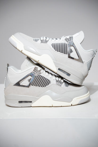 Jordan 4 Frozen Moments (Taille 42,5)