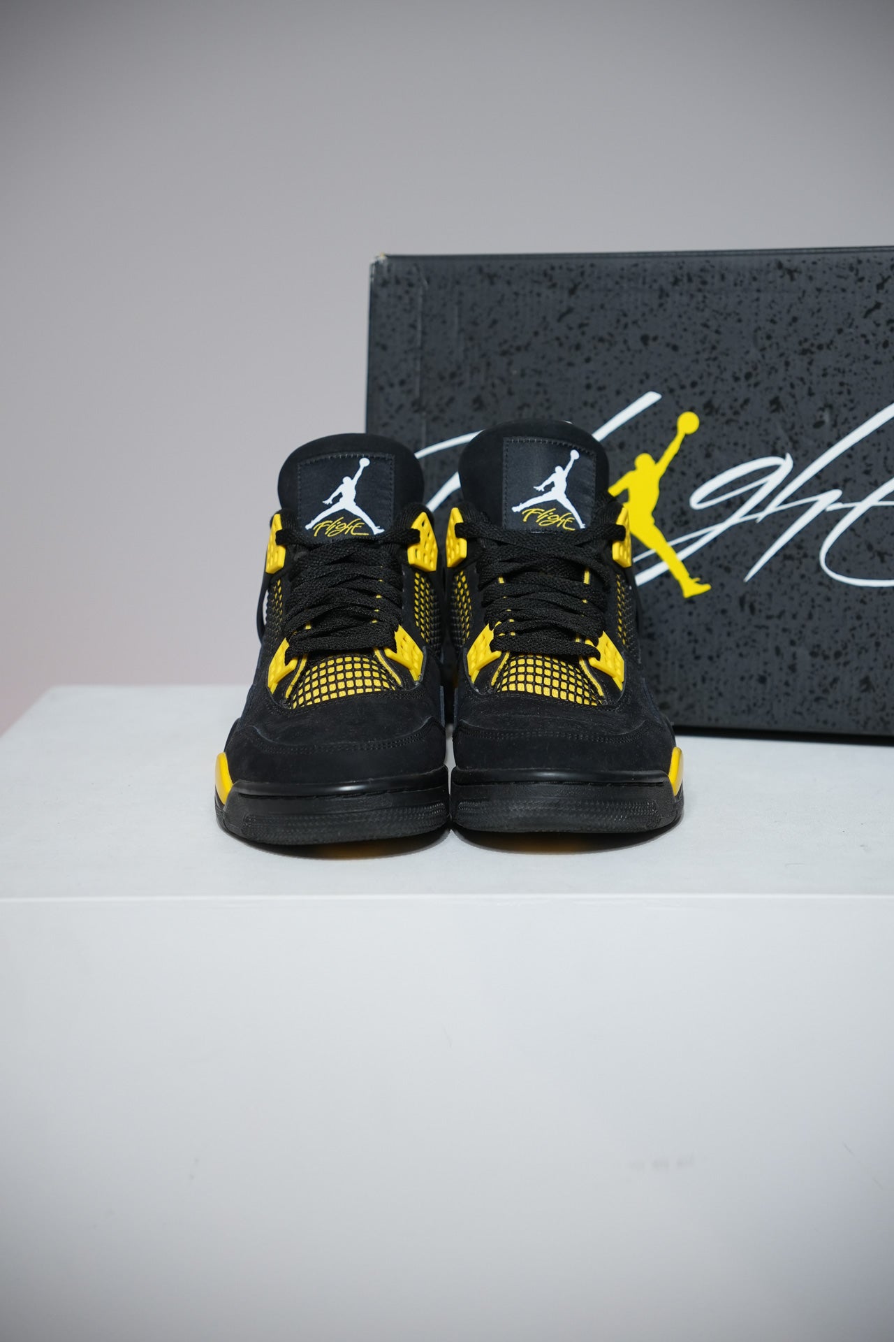 Jordan 4 Thunder (Taille 42,5)