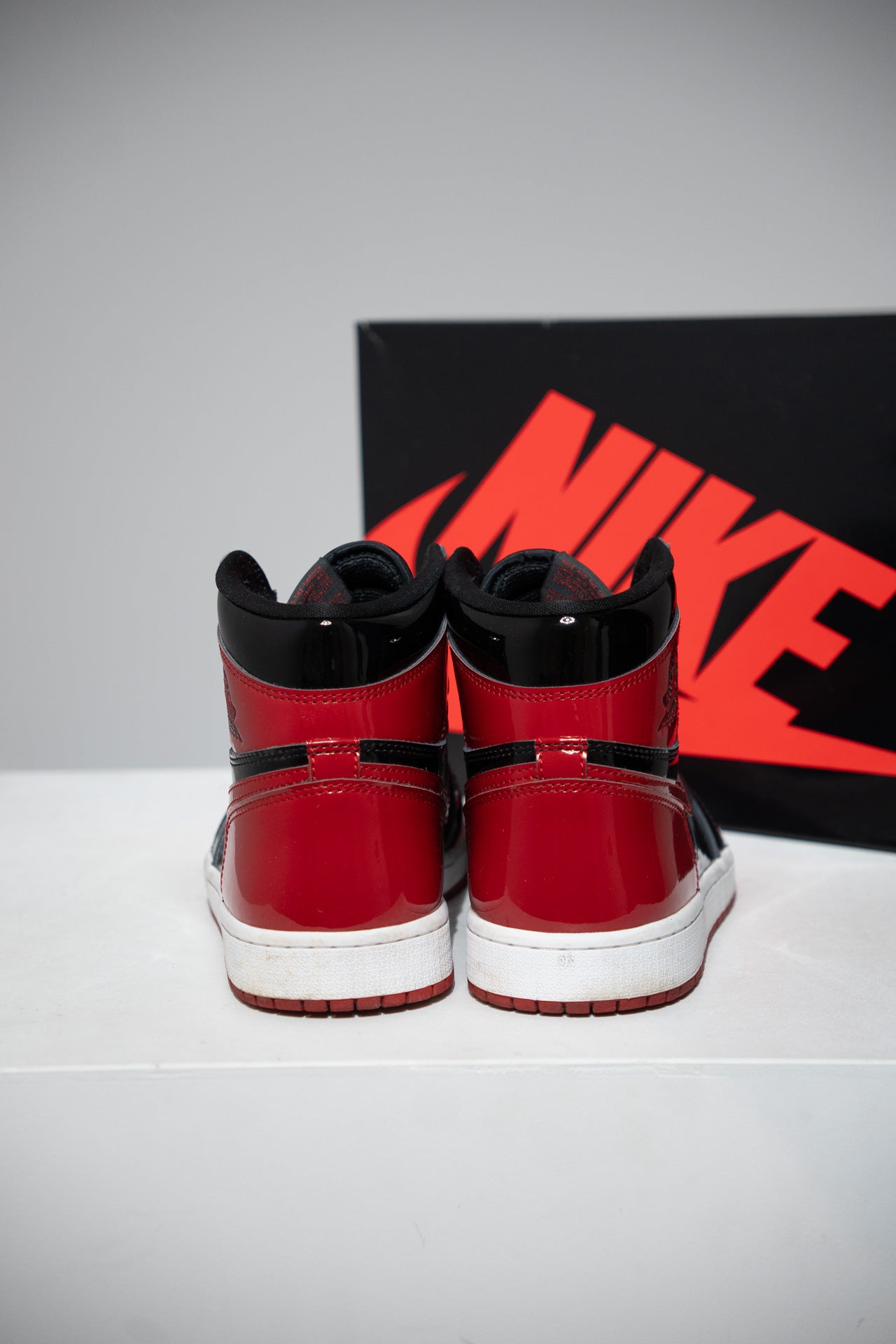 Jordan 1 High Patent Bred (Taille 42,5)