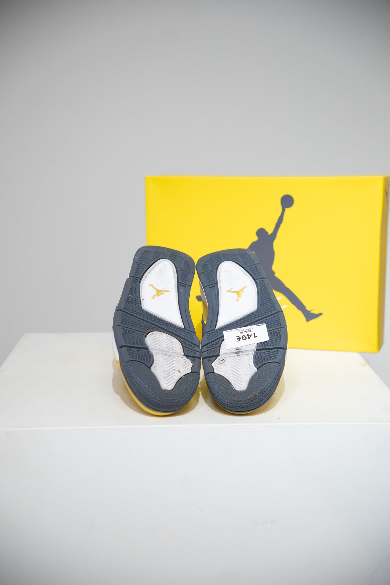 Jordan 4 Lightning (Taille 40)