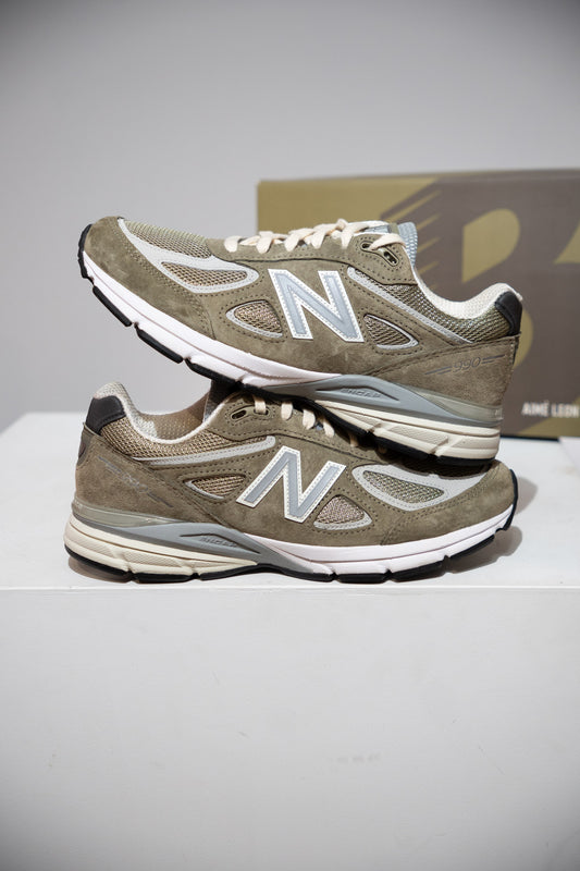 New Balance 990 V4 Aime Leon Dore (Taille 40,5)
