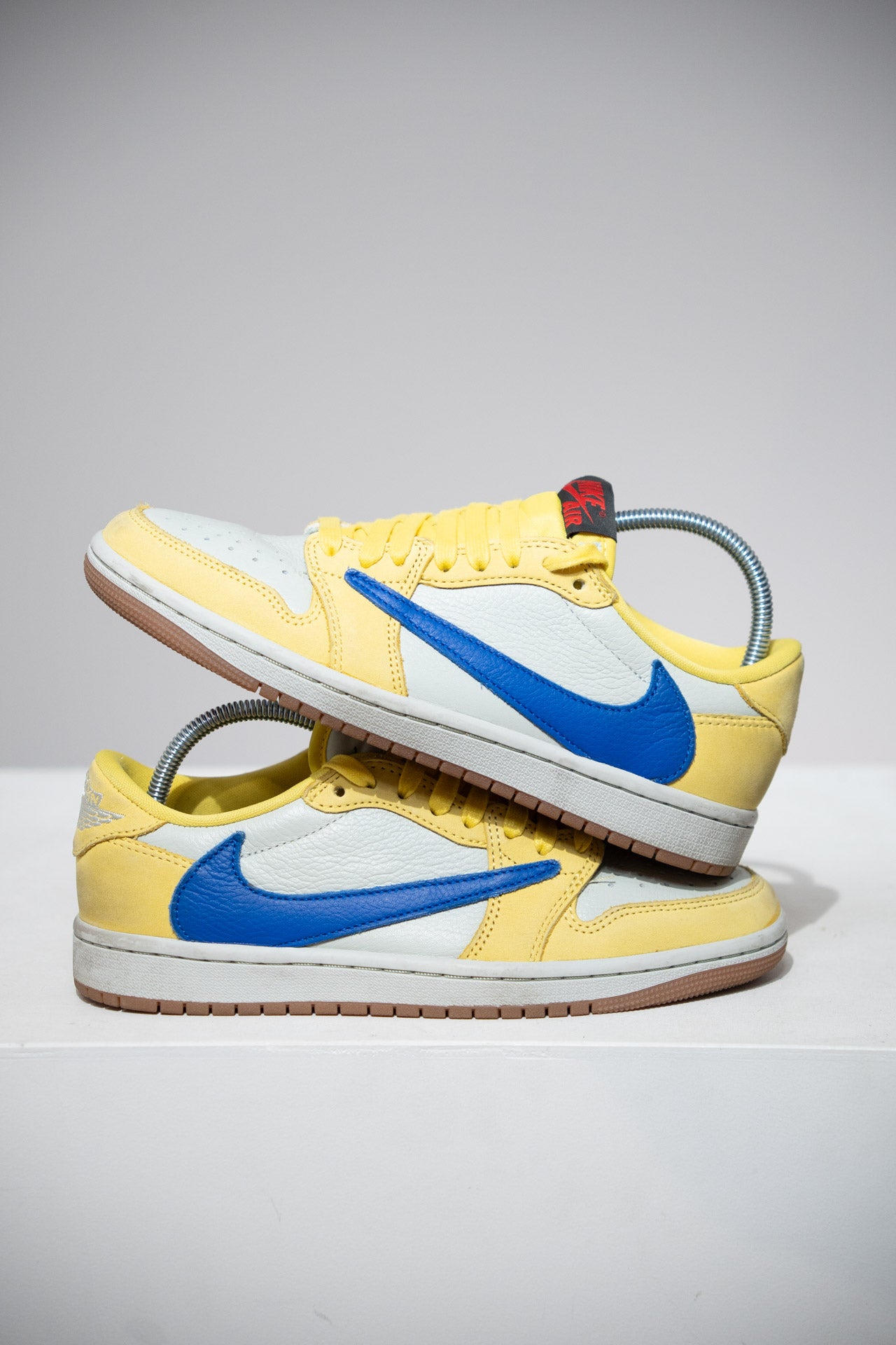 Jordan 1 Low Travis Scott Canary Yellow (Taille 38)
