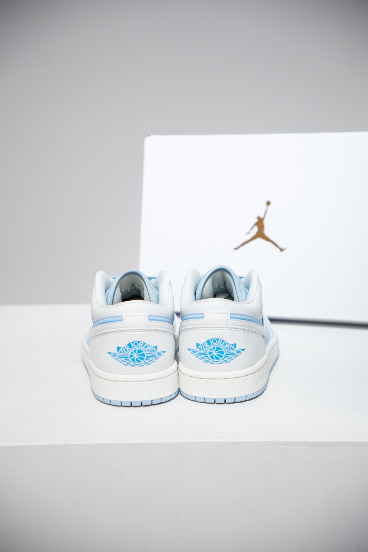 Jordan 1 Low Ice (Taille 40,5)