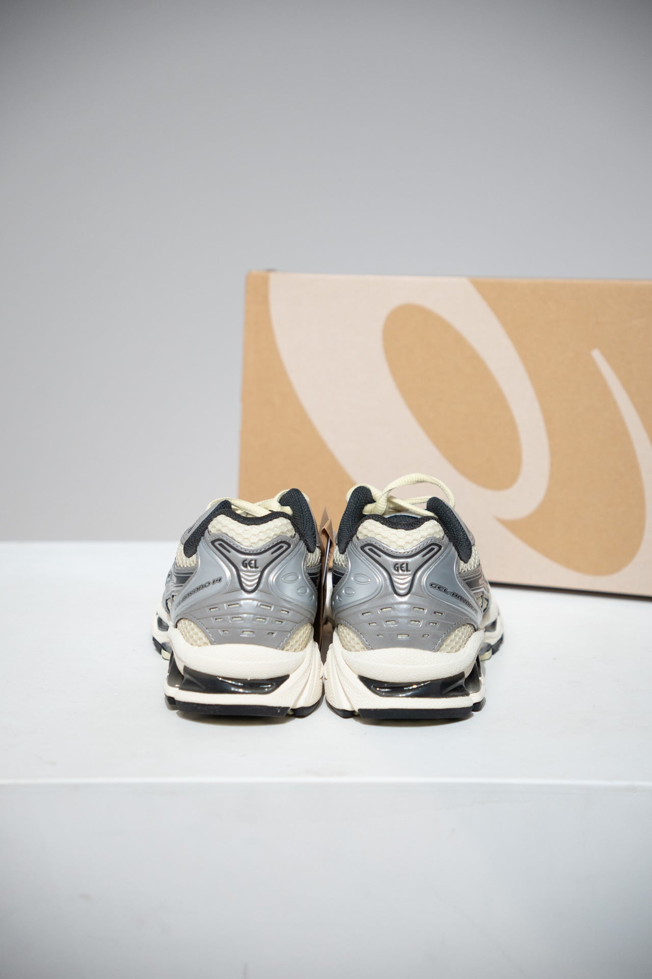 Asics Gel Kayano 14 Oyster (Taille 37,5)
