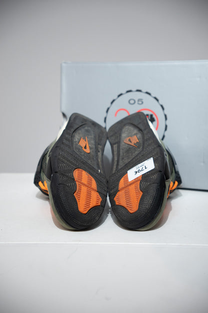 Jordan 4 Undefeated (Taille 44,5)