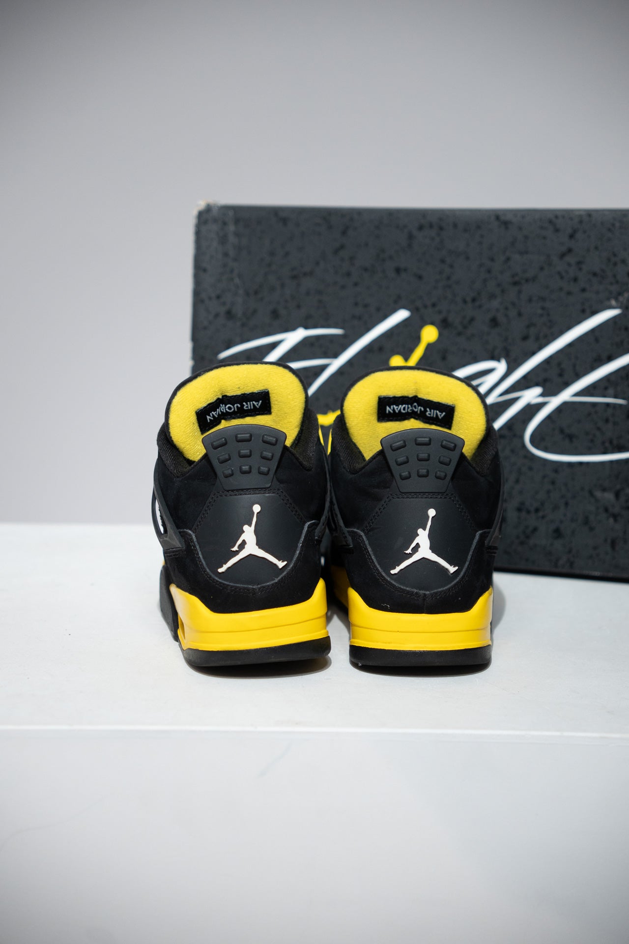 Jordan 4 Thunder (Taille 40)