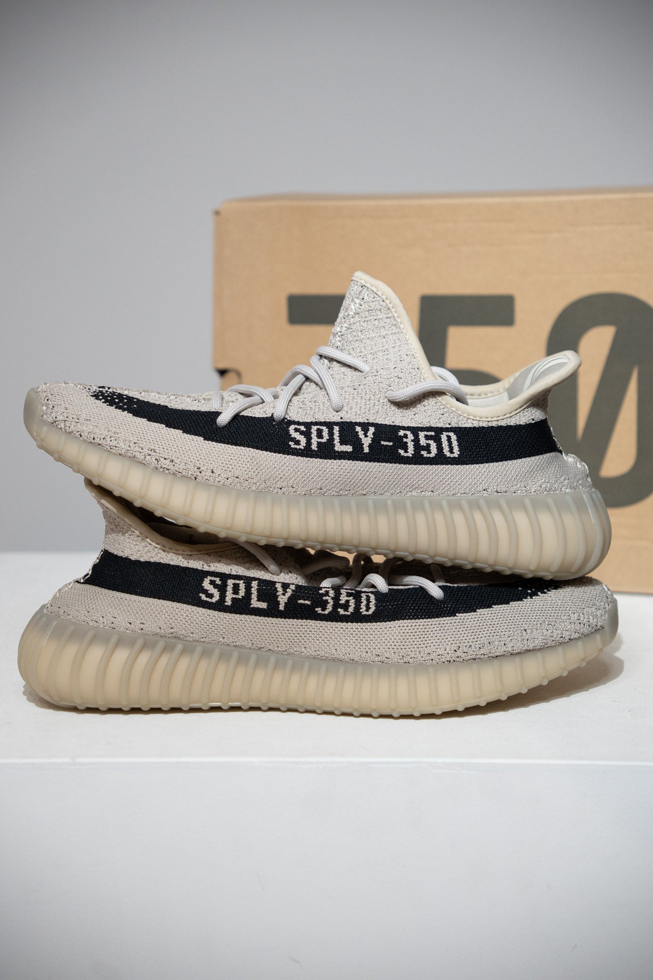 Yeezy 350 V2 Slate (Taille 44)