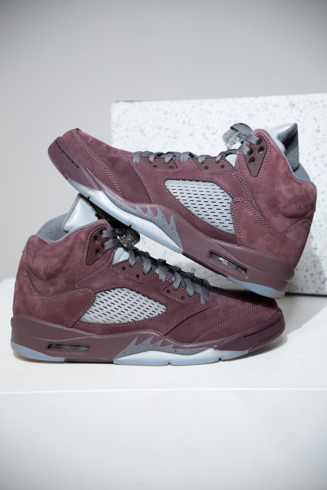 Jordan 5 Burgundy (Taille 44)