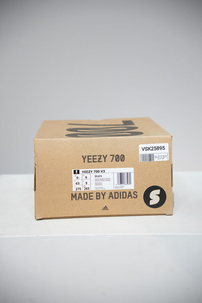 Yeezy 700 V3 Fade Salt (Taille 43 1/3)