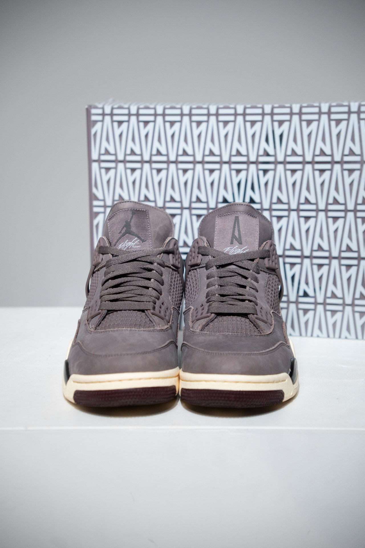 Jordan 4 A Ma Maniere Violet Ore (Taille 42,5)