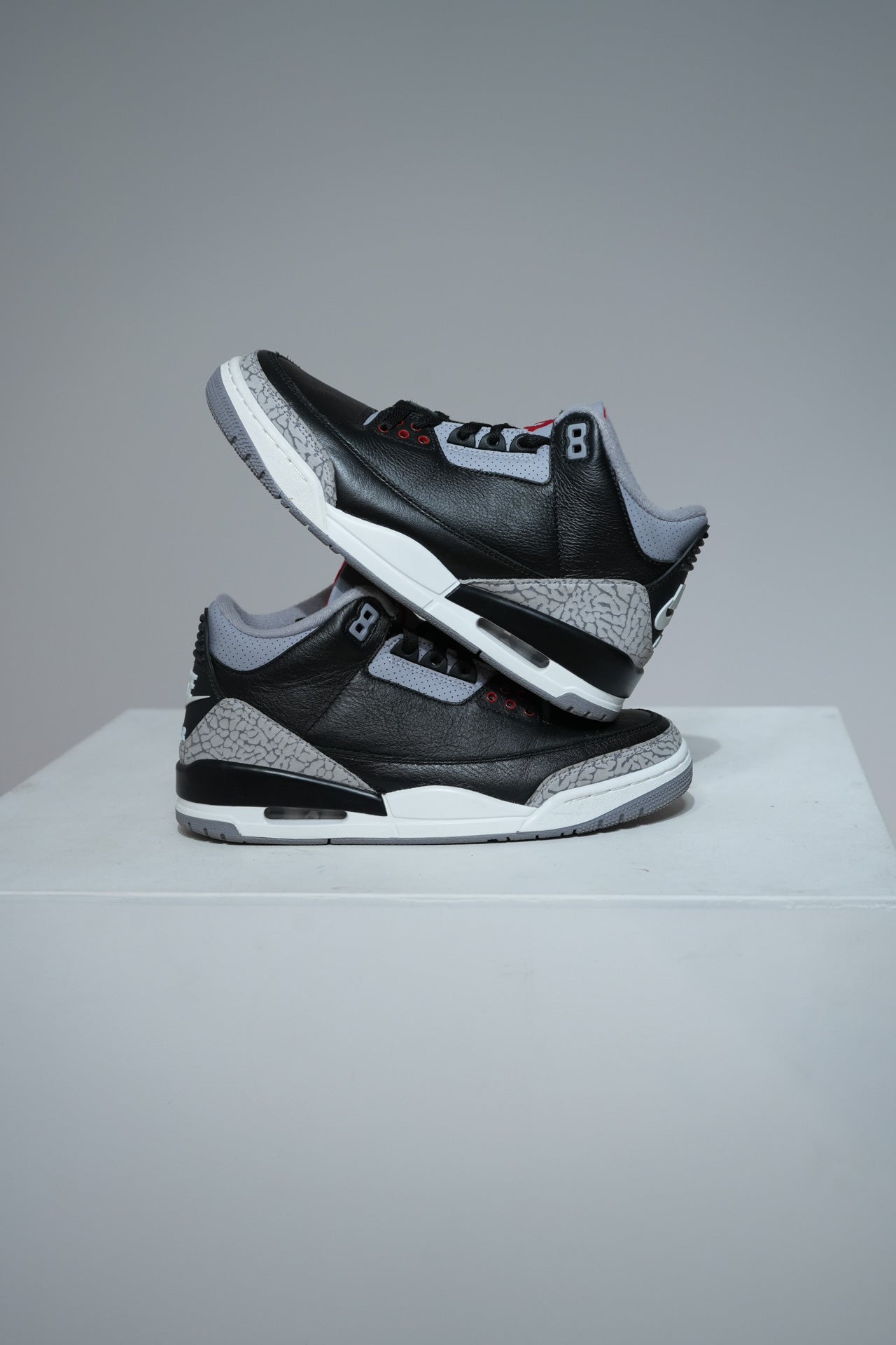 Jordan 3 Black Cement Reimagined (Taille 40)