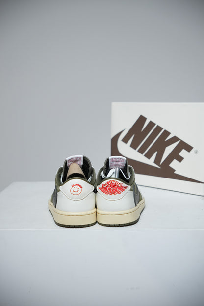 Jordan 1 Low Travis Scott Medium Olive (Taille 40)