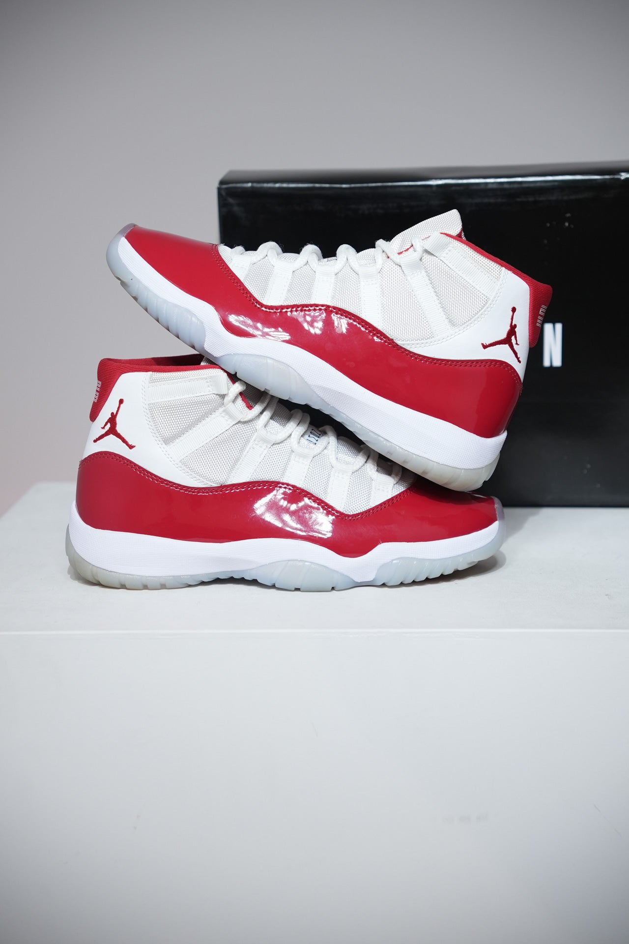 Jordan 11 Cherry (Taille 40,5)