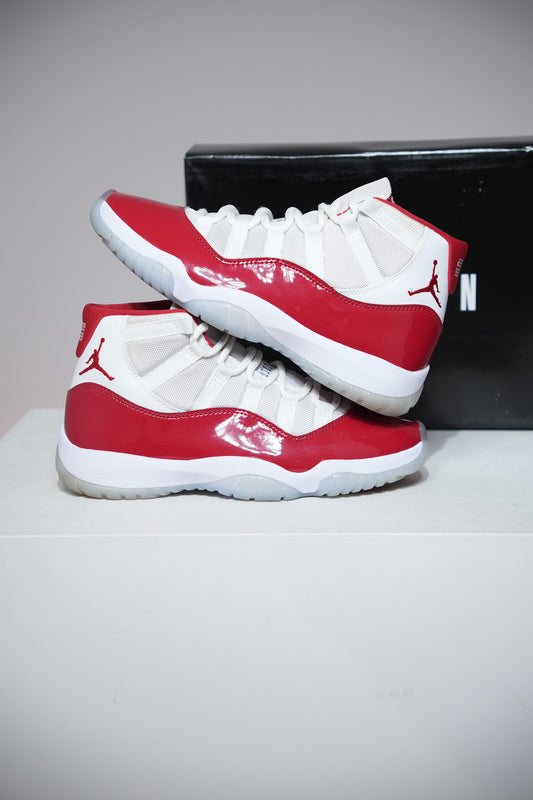 Jordan 11 Cherry (Taille 40,5)