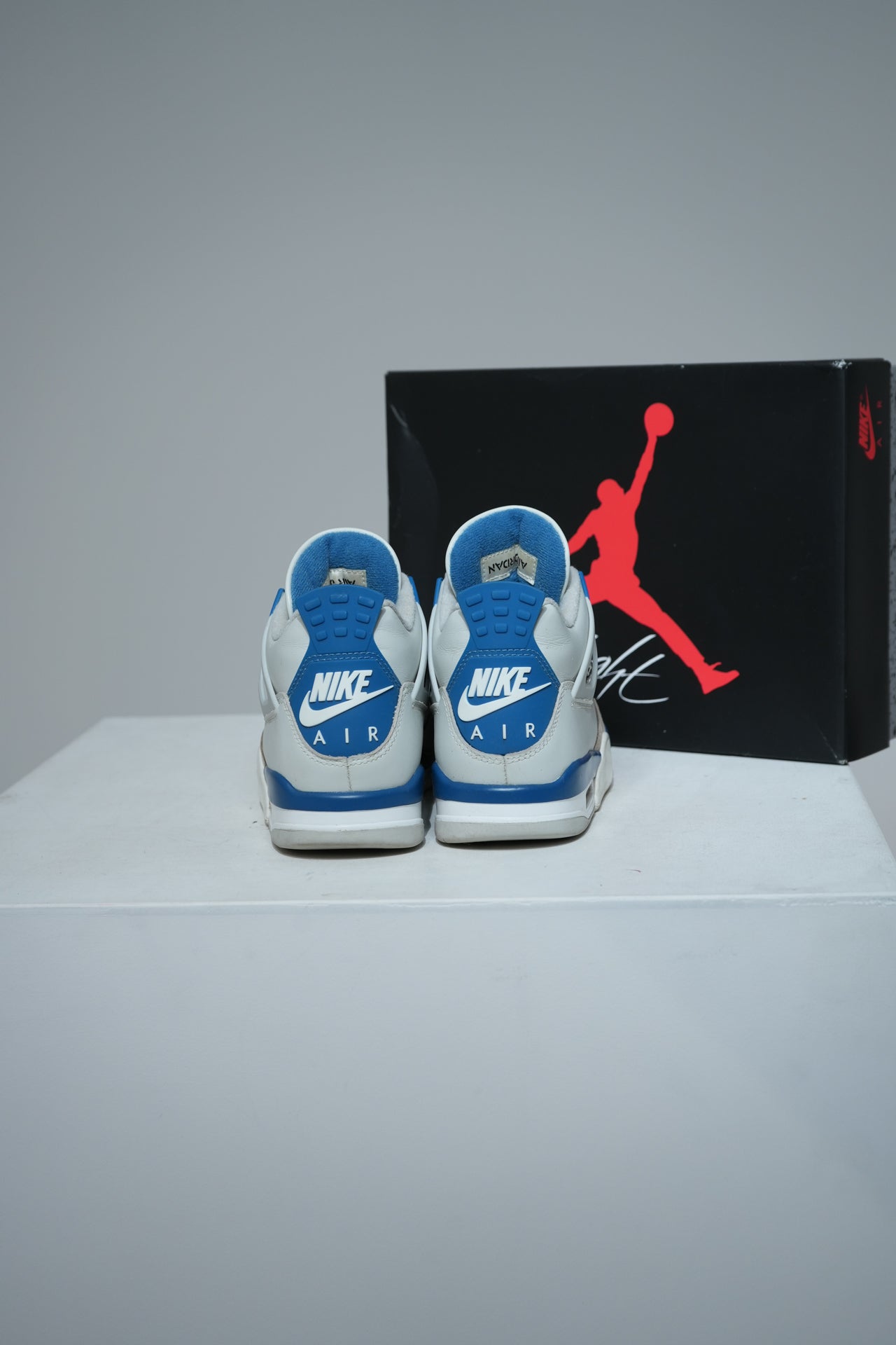 Jordan 4 Military Blue (Taille 38,5)