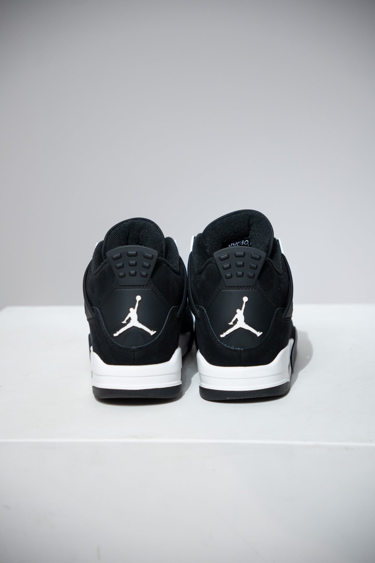 Jordan 4 White Thunder (Taille 41)