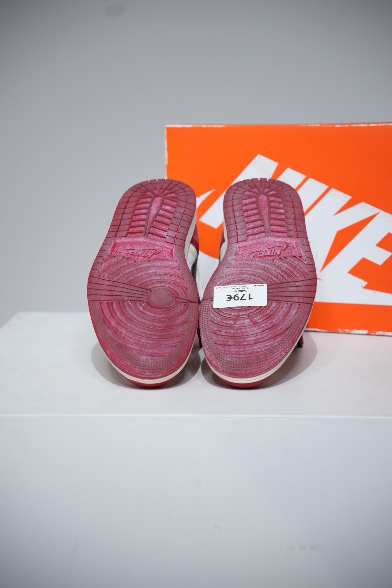 Jordan 1 High Lost And Found (Taille 41)