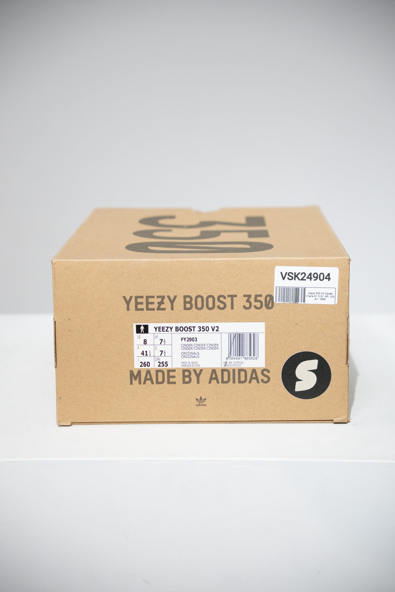 Yeezy 350 V2 Cinder (Taille 41 1/3)