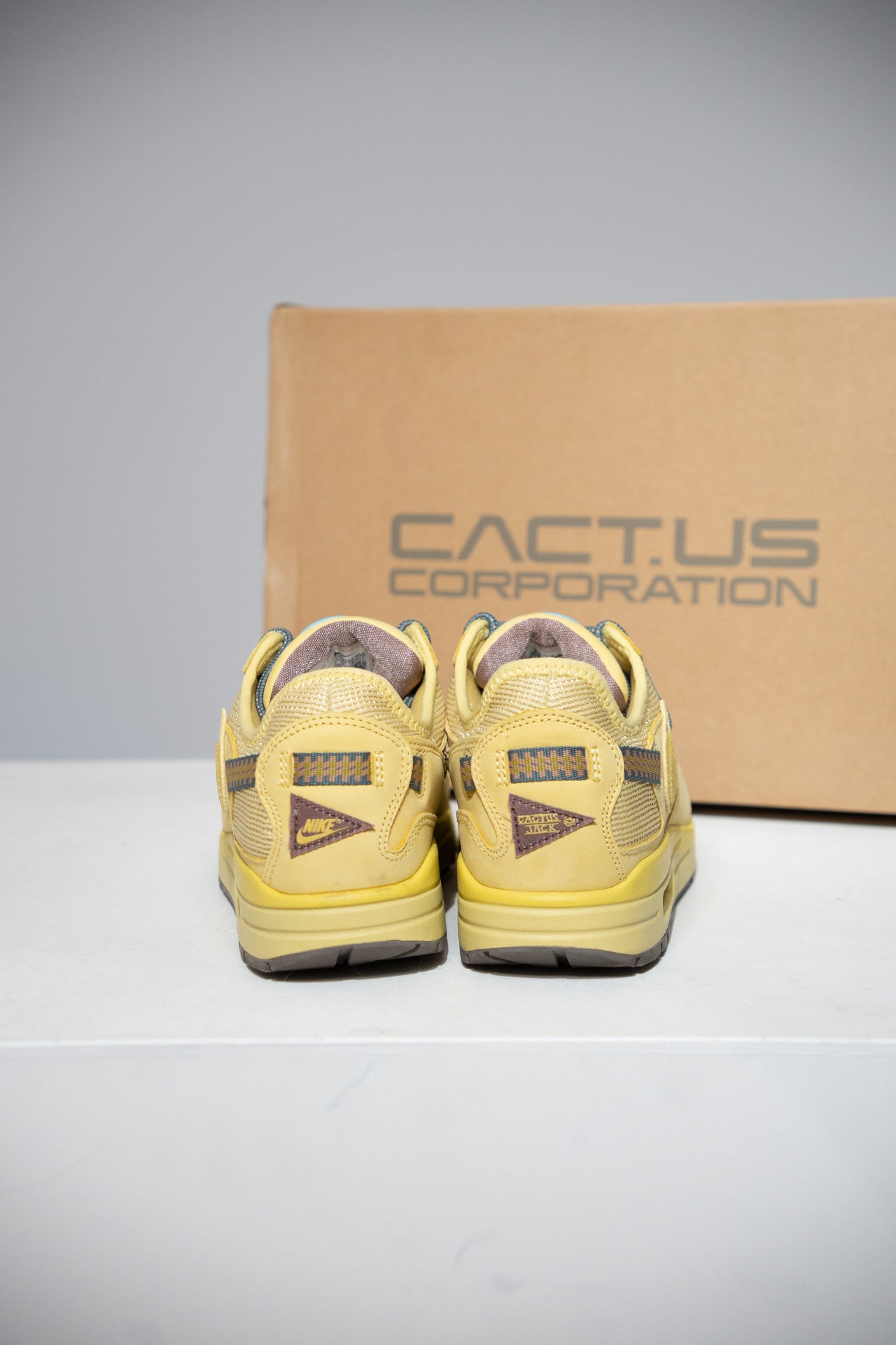 Air Max 1 Travis scott Saturn Gold (Taille 41)