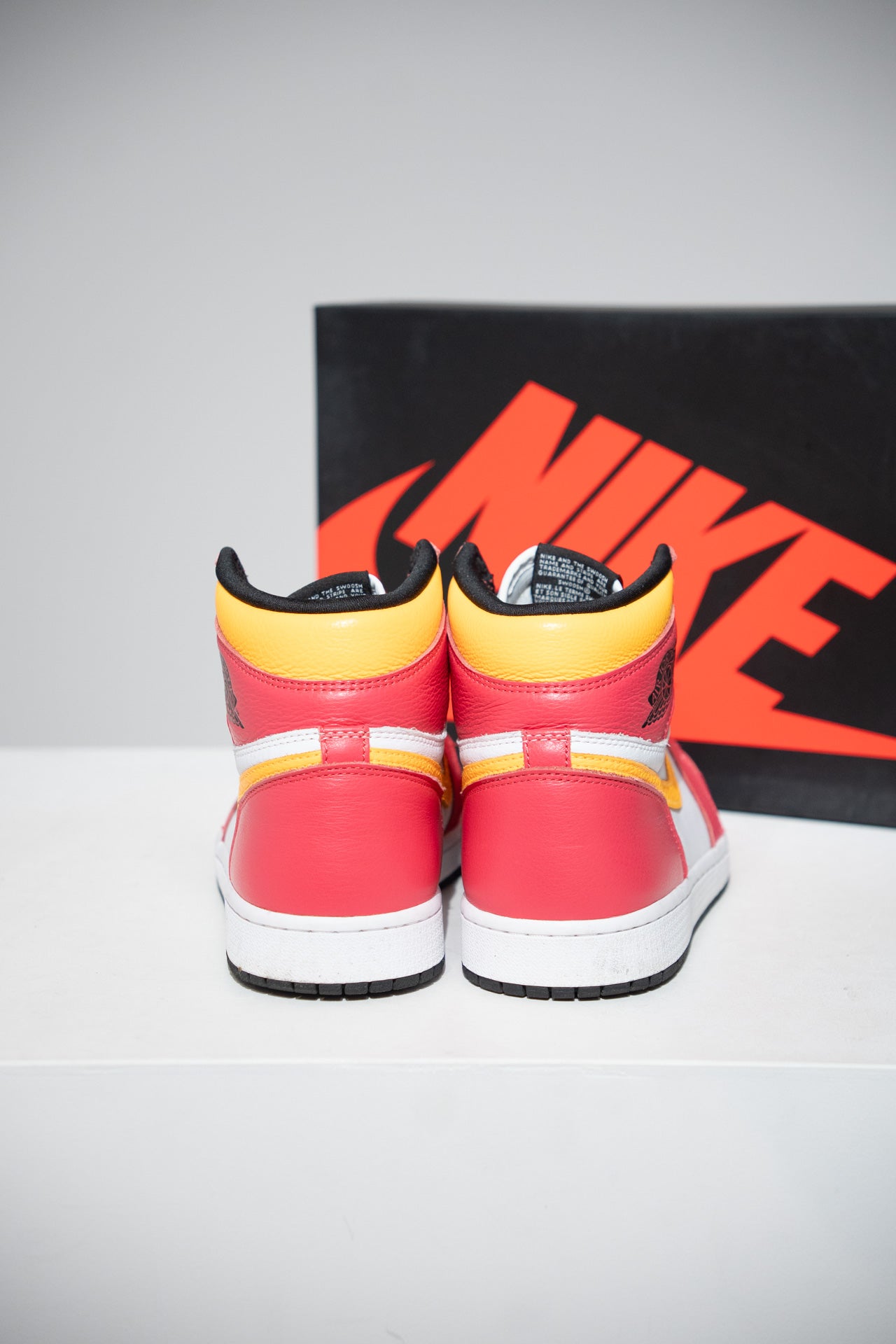 Jordan 1 High Fusion Red (Taille 42,5)