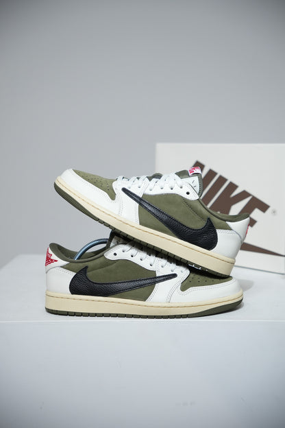 Jordan 1 Low Travis Scott Medium Olive (Taille 40)