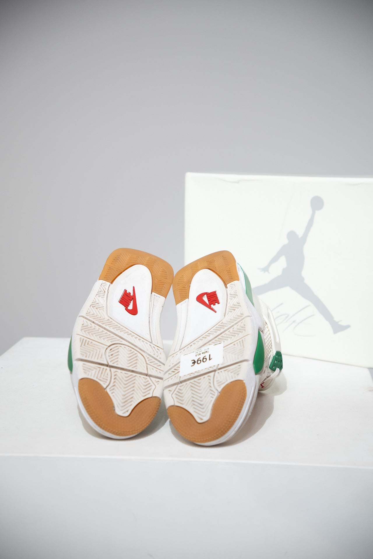 Jordan 4 SB pine Green (Taille 40,5)