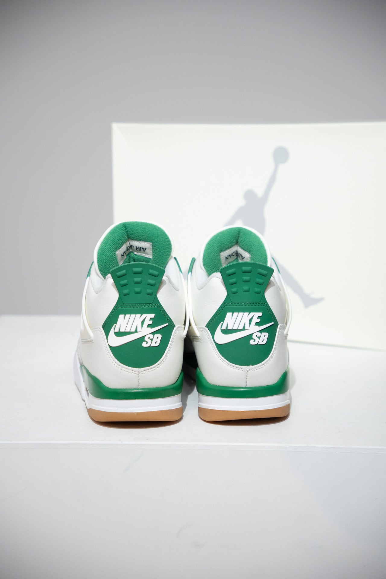 Jordan 4 SB pine Green (Taille 42)