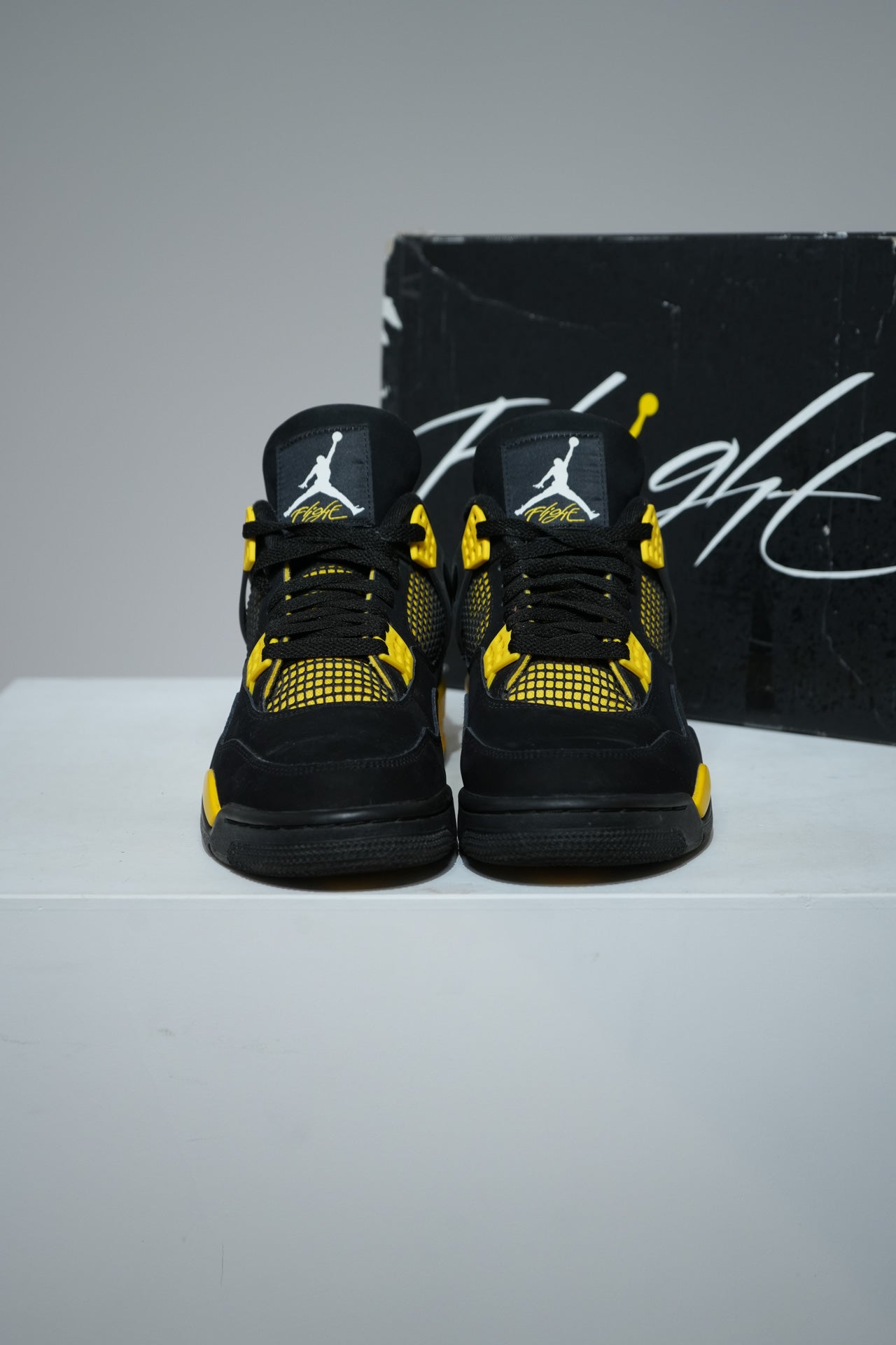 Jordan 4 Thunder (Taille 44,5)